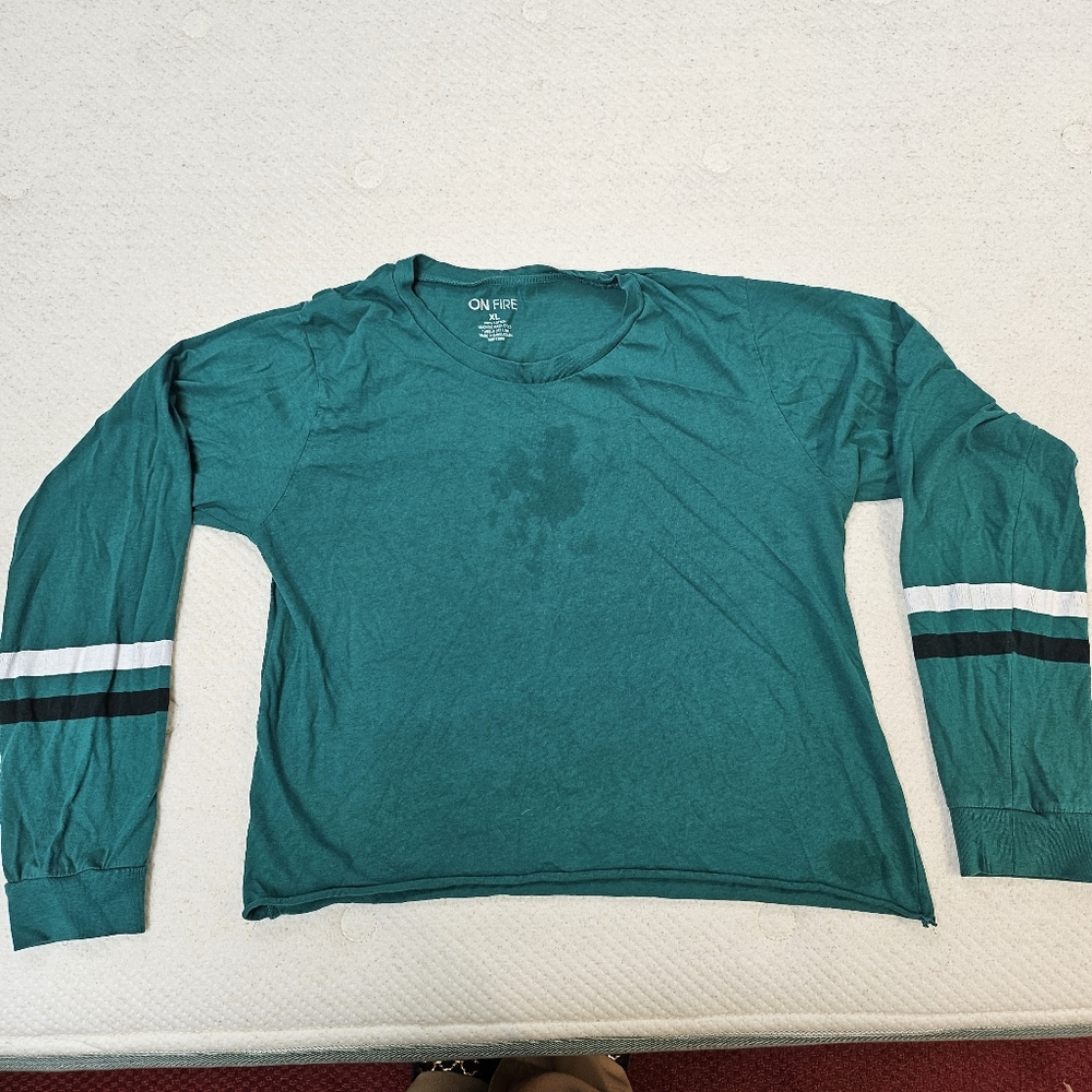 ON FIRE Green Long Sleeve Kids Shirt in size XL